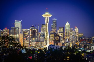Vintage sesi yakın çekim Seattle gökdelenler de akşam görüntüleme, Kerry Park Queen Anne Hill görüntüleme. Güzel ışıklı cityscape arka plan