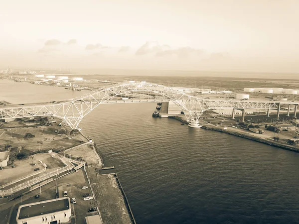 Vintage Ton Luftaufnahme Der Corpus Christi Hafenbrücke Mit Einer Reihe — Stockfoto