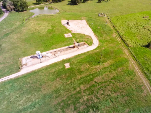 Widok Lotu Ptaka Pumpjack Pracy Jest Pompowanie Ropy Naftowej Emulsja — Zdjęcie stockowe