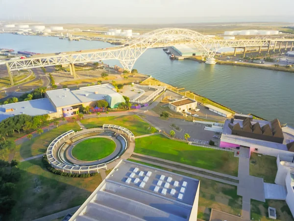 Luftaufnahme Hafenbrücke Und Wassergärten Vom Bayfront Science Park Corpus Christi — Stockfoto