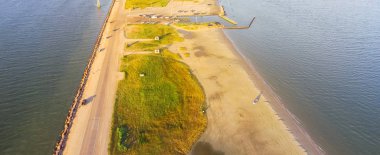 Panorama Hava ünlü Texas City Dike, neredeyse 5miles projeleri bir kabul töreni görüntülemek Güney-Doğu Galveston Bay ağzına. Bu tortu birikimi alt Körfezi boyunca etkisini azaltmak için tasarlanmıştır