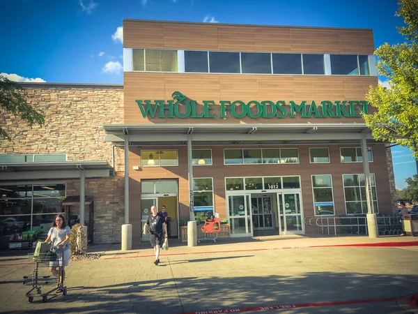 Dallas Sept 2018 Customers Exit Facade Entrance Whole Foods Market — Stock Photo, Image