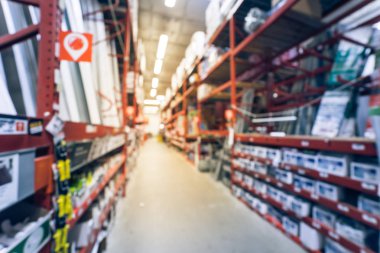 Amerika'nın büyük bir donanım mağaza bulanık. Ufuk iç ev geliştirme perakendeci çit, kapı, kümes hayvanları kafes ve cilt payı donanım ve inşaat malzemeleri yerden tavana kadar raflarla.