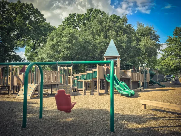 Juego Columpios Para Neumáticos Sillas Parque Infantil Público Madera Bajo — Foto de Stock