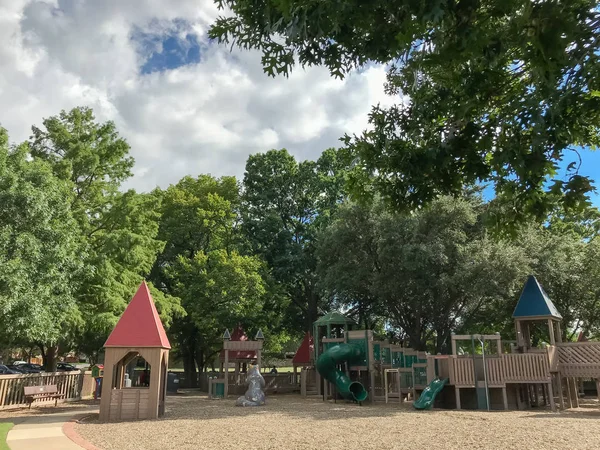 Aire Jeux Publique Bois Pour Enfants Comme Fort Château Avec — Photo