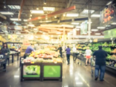 Taze meyve ve sebzeler Irving, Texas, bakkal alışveriş vintage sesi bulanık müşteri bize. Organik, yörede yetiştirilen ekranda üretir. Sağlıklı gıda arka plan süpermarket