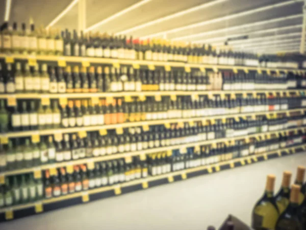 Pasillo Vino Abstracto Borroso Con Etiquetas Precios Tienda Comestibles Texas — Foto de Stock