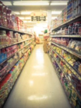 Bulanık soyut şeker, tanımlama bilgileri, kurutulmuş et, Garland, Teksas, Amerika'nın Asya bakkal Atıştırma zamanı. Bölümü süpermarkette fiyat etiketleri ile ekranda koridor ufuk tatlı davranır