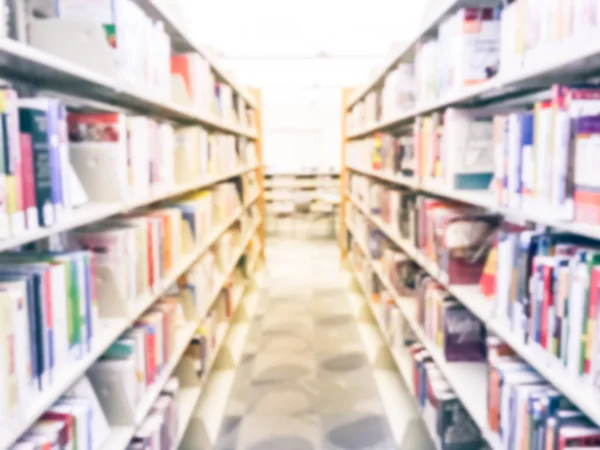 Borroso fondo librería pasillos filas en la biblioteca pública en Tex — Foto de Stock