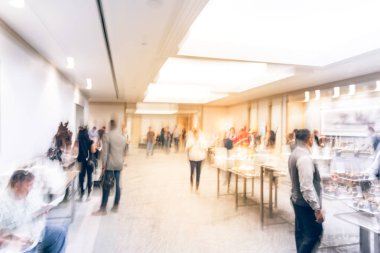 Continental kahvaltı atölye olay banliyö Dallas, Texas, ABD insan bulanık farklı grup. Ufuk catering yemek self-servis yemek masasında otel hall Ziyafet