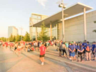 Bulanık soyut grup koşucu 5 k yarış Richardson, Teksas'ta çalıştıran tüm yeteneklerin bize. Ufuk sporcular kalabalık çalışmaya hazır. Kentsel spor olay ve fitness, sağlık, sağlıklı yaşam konsepti