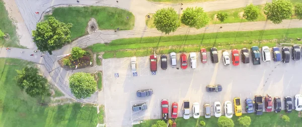 Panorama Lotu Ptaka Pełne Samochody Parkingu Parku Miejskim Zatory Zatłoczony — Zdjęcie stockowe