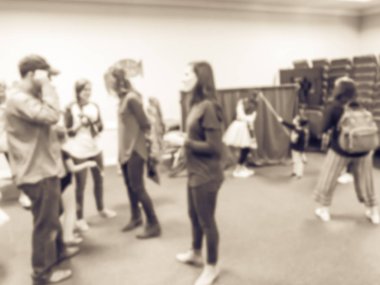 Vintage sesi soyut çocuklar bulanık ve veliler okul Texas, Amerika kapalı Cadılar Bayramı partisinde tadını çıkarın. Ufuk çocuk kostümleri, sonbahar ile eğlenceli oyunları, şekil bağlantıları