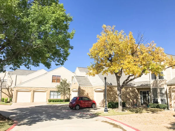 Vista Frontal Del Barrio Del Complejo Adosado Las Afueras Dallas — Foto de Stock