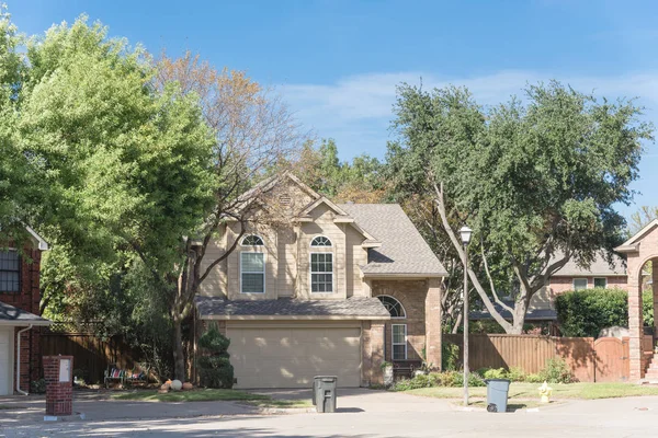 Einfamilienhaus Vorort Dallas Fort Wert Mit Angeschlossener Garage Farbenfroher Herbst — Stockfoto