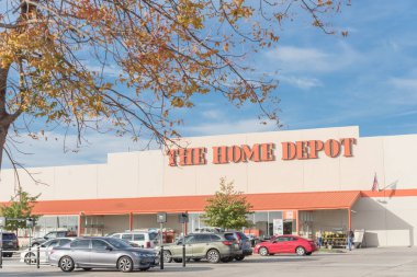 Irving, Tx, bize-Ekim 30, açık otoparklar 2018:Home depo dış dükkandan. Madeni eşya, yapı ürünleri, araç kiralama hizmetleri satan bir ev geliştirme arz mağazasında, büyük-box