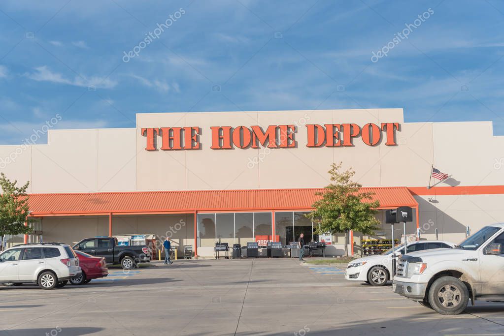 Irving Oct 2018 Customer Enter Home Depot Exterior Storefront Autumn