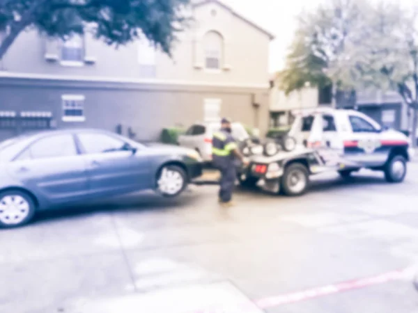 Vintage Tone Blurred Motion Damaged Car Being Towed Truck Mechanic — Stock Photo, Image