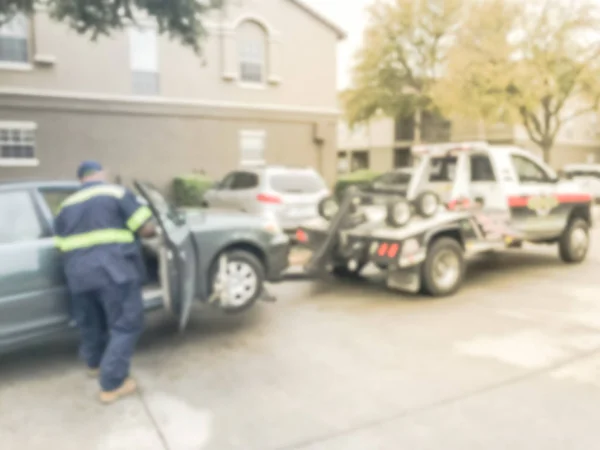 Ruch Niewyraźne Kierowcy Holownik Holowanie Uszkodzonego Samochodu Kamienicy Złożonych Teksasie — Zdjęcie stockowe