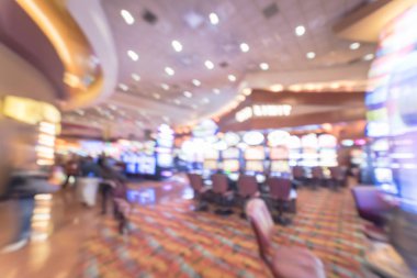 Tipik kumar arka plan. Bulanık slot makineleri, temalı oyun slot poker 777, silahlı çete'ye oyuncular Oklahoma Casino rulet. Dijital makine satırda renkli ışıklı ışık