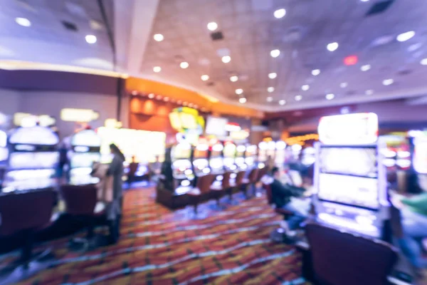 Tipik kumar arka plan. Bulanık slot makineleri, temalı oyun slot poker 777, silahlı çete'ye oyuncular Oklahoma Casino rulet. Dijital makine satırda renkli ışıklı ışık