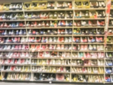 Texas, Amerika ile bebek, yürümeye başlayan çocuk ayakkabı çeşitli soyut bulanık Ayakkabı saklayın. Ekranda renkli çocuk kıyafeti