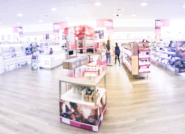 Texas, Usa güzellik mağazalarında alışveriş bulanık hareket müşteri. Çeşitli prestij ve kitle kozmetik, makyaj, parfüm, Cilt Bakımı, banyo ve vücut, saç bakım araçları ve salon, çivi, araçları ve fırçalar