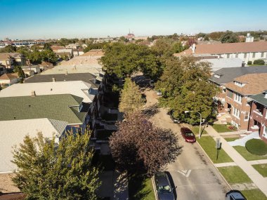 Üst Downtow batısında müstakil garaj ile Chicago townhouses görüntülemek