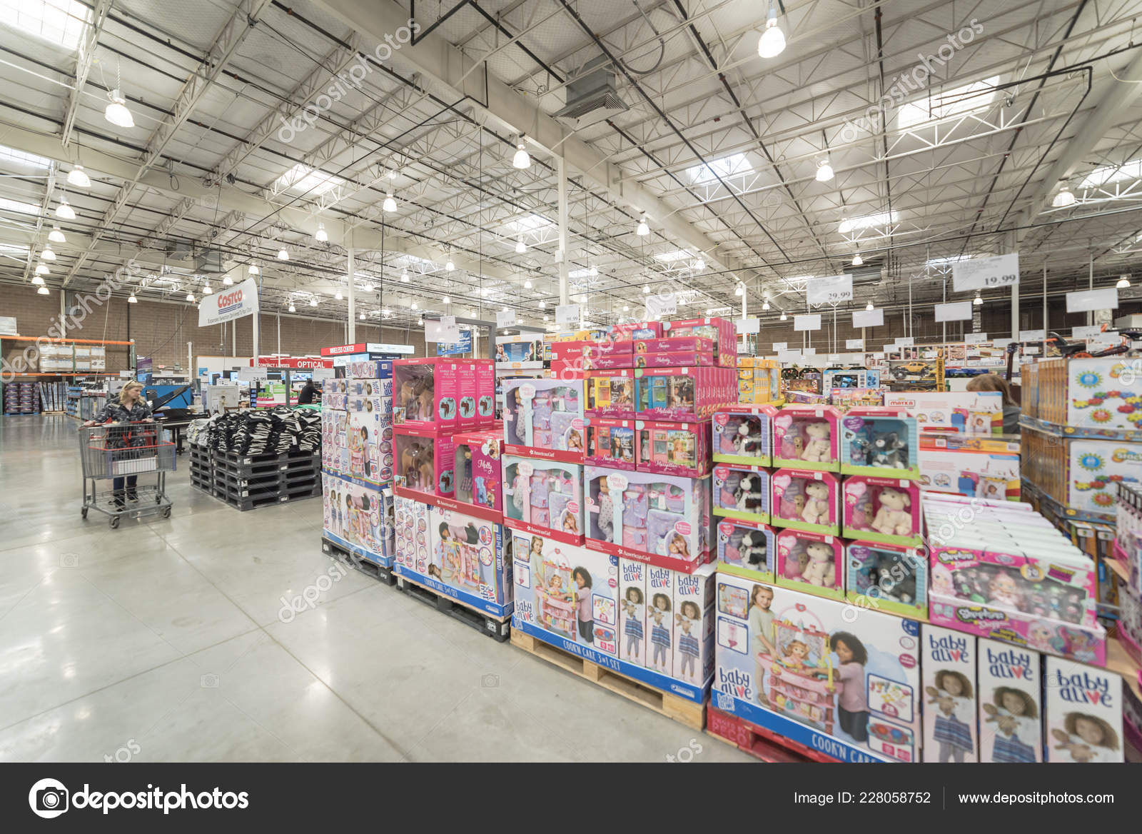 wholesale toy warehouse
