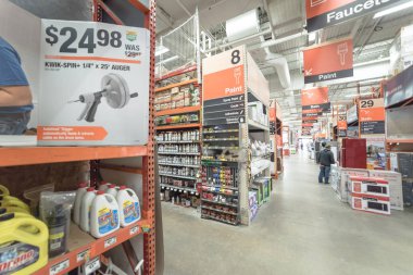 Dallas, Tx, bize-Aralık 1, 2018: Ana depo mağaza içinde alışveriş müşteri, Amerikan ev geliştirme araçları, inşaat ürünler ve hizmetler satan perakende şirket malzemeleri