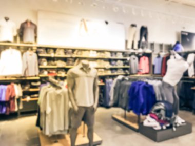 Amerika'da spor perakende mağazasında bulanık hareket golf giyim, aksesuar ve dişli bölümü