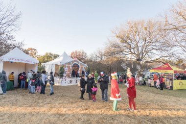 Irving, Tx, ABD-Aralık 9, 2018: Gingerbread Jubilee, Noel Kış Festivali genel park yakınlarında yer alan Dallas, Texas, ABD. Tatil eğlence olay mahalle Birliği tarafından sponsor