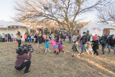 Irving, Tx, ABD-Aralık 9, 2018: Gingerbread Jubilee, Noel Kış Festivali genel park yakınlarında yer alan Dallas, Texas, ABD. Tatil eğlence olay mahalle Birliği tarafından sponsor