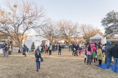 Irving, Tx, ABD-Aralık 9, 2018: Gingerbread Jubilee, Noel Kış Festivali genel park yakınlarında yer alan Dallas, Texas, ABD. Tatil eğlence olay mahalle Birliği tarafından sponsor