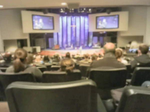 Personas Cristianas Abstractas Borrosas Dentro Iglesia Escuchando Predicador Hablar Vista — Foto de Stock