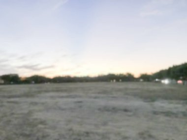 Bulanık soyut şehir parkı renkli sonbahar yaprakları ile gün batımında. Kentsel topluluk park yakınlarında Dallas, Texas, Amerika