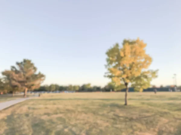 Verschwommene Abstrakte Stadtpark Bei Sonnenuntergang Mit Bunten Herbstblättern Urbaner Gemeinschaftspark — Stockfoto