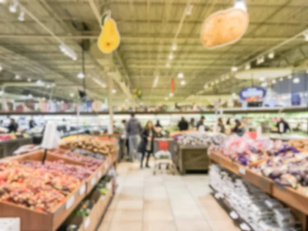 Onscherpe achtergrond Aziatische supermarkt met klant winkelen in — Stockfoto