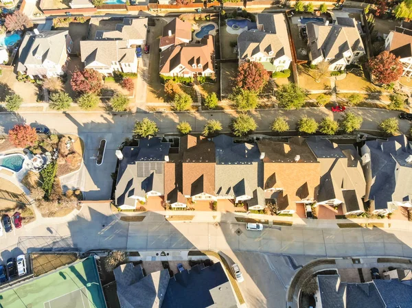 Luftaufnahme Gut Ausgekleidet Und Verzweigt Von Einfamilienhäusern Zedernhügel Einer Stadt — Stockfoto