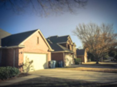 Bulanık soyut ön sundurma giriş müstakil garajda Texas, Amerika sonbahar sezonu ile tek aile evi