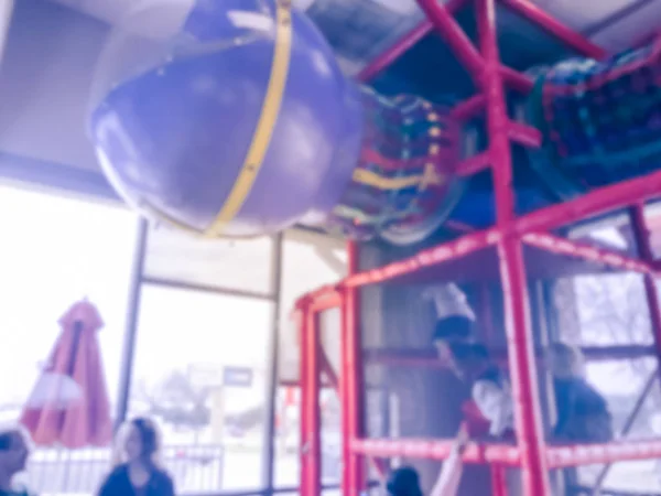 Verschwommene Bewegung Indoor Spielplatz Mit Natürlichem Licht Aus Glasfenstern Und — Stockfoto