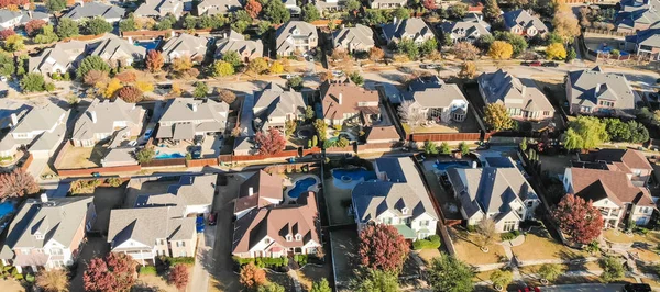 Panoramique vue de dessus rangée de maisons unifamiliales en ar résidentiel — Photo