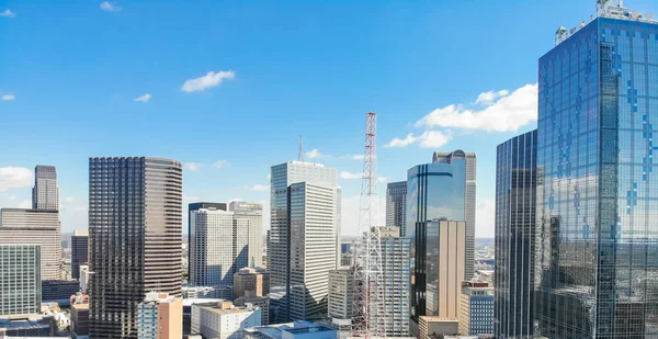 Vista panorámica del centro de Dallas con skylines y colorido le —  Fotos de Stock