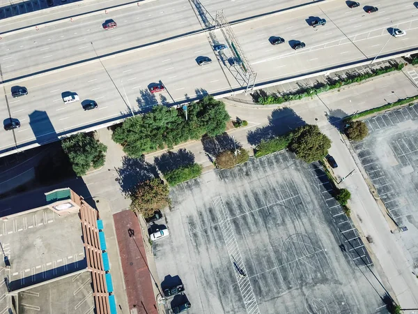 Dachterrasse einer mehrstöckigen Garage in der Innenstadt von Dallas — Stockfoto