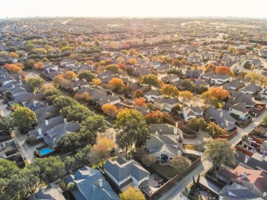 C ile sonbahar mevsiminde görünümü kentsel yayılma varoşlarda Dallas top