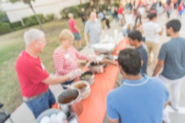 Hıristiyan Kilisesi satırında bile hizmet bulanık arka plan üstten görünüm