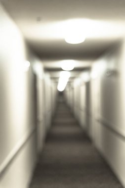 Filtre uygulanan görüntü bulanık arka plan koridorda tipik Amerikan otel