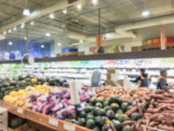 Onscherpe achtergrond brede selectie van vers fruit in Aziatische supermarkt in Usa — Stockfoto