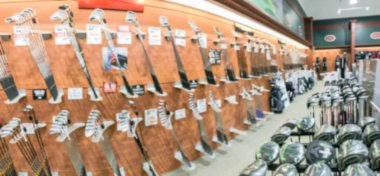 ABD 'de spor mağazasından Golf vites panoramik bulanık arka plan çeşitliliği