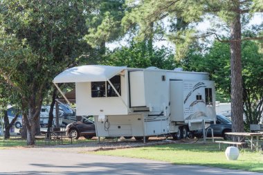 Dallas, Teksas yakınlarındaki eğlence araçları Rv ve kamp parkı